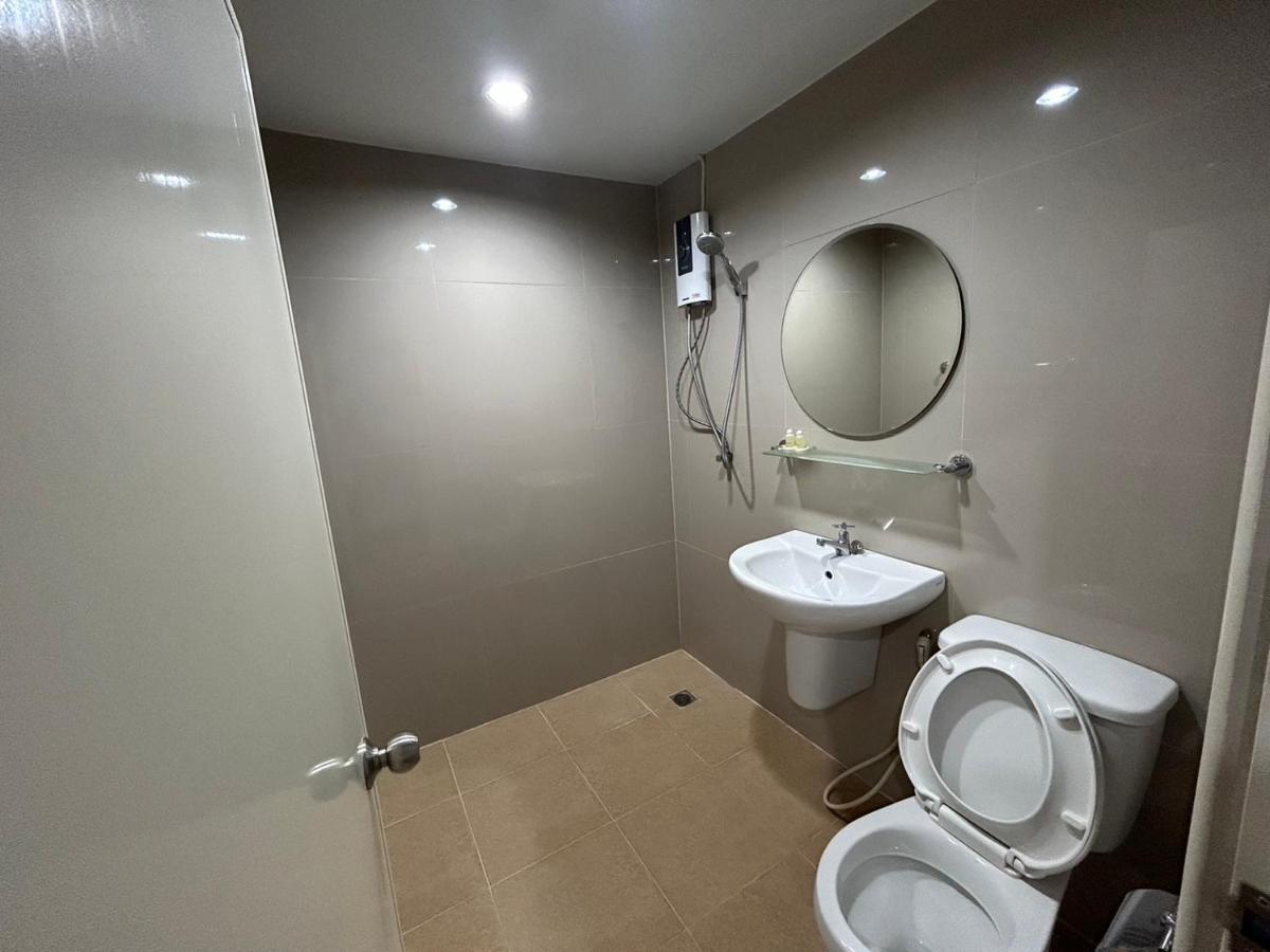 Bordin Hotel Убонратчатхани Экстерьер фото