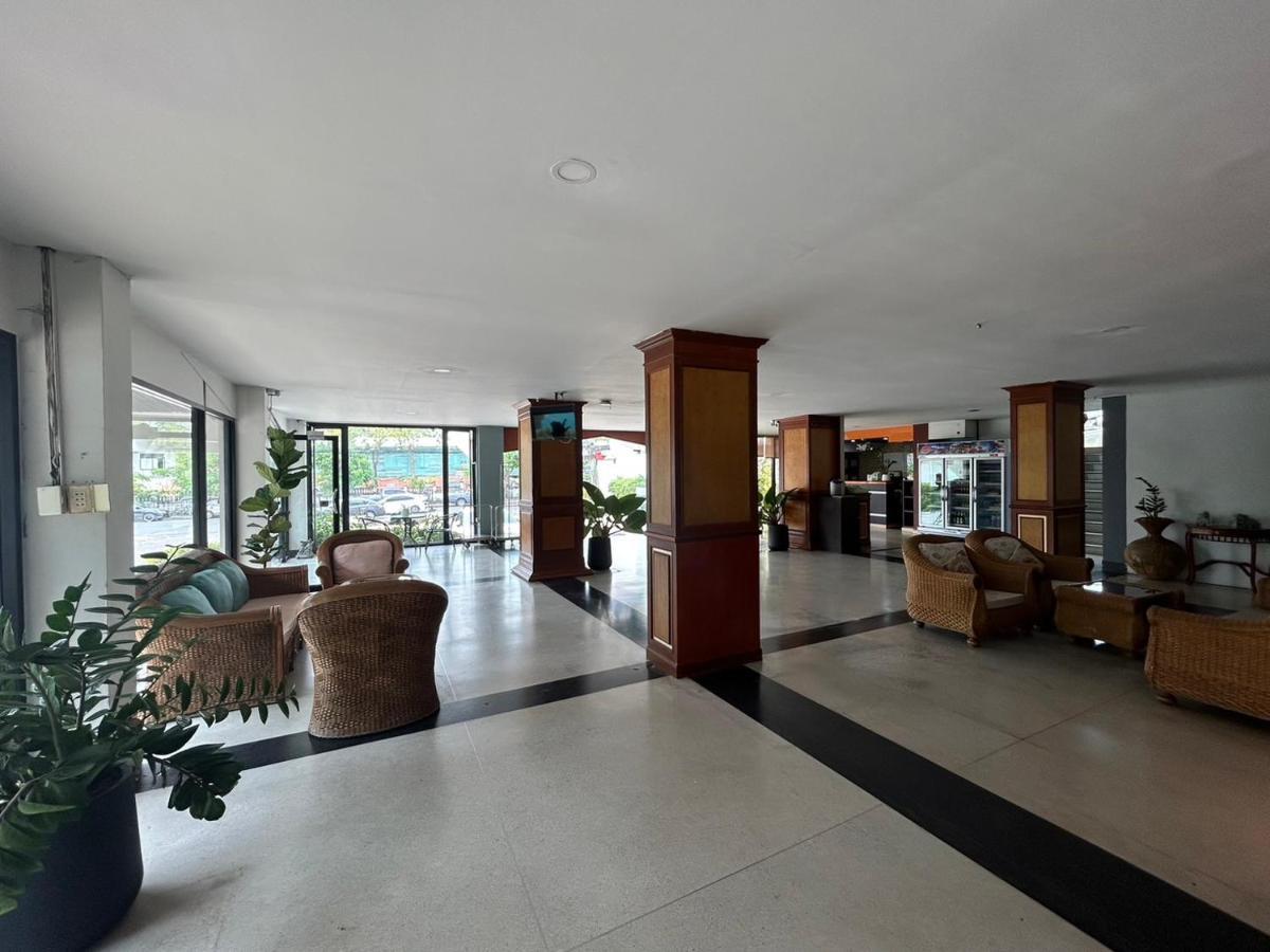 Bordin Hotel Убонратчатхани Экстерьер фото