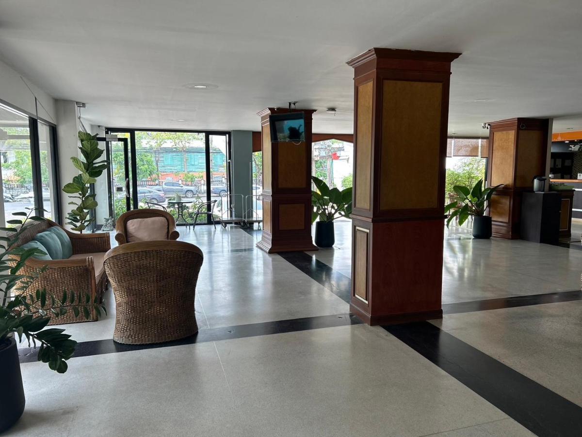 Bordin Hotel Убонратчатхани Экстерьер фото