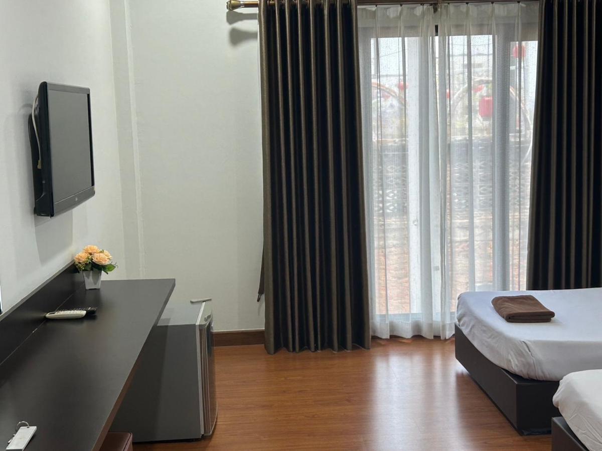 Bordin Hotel Убонратчатхани Экстерьер фото