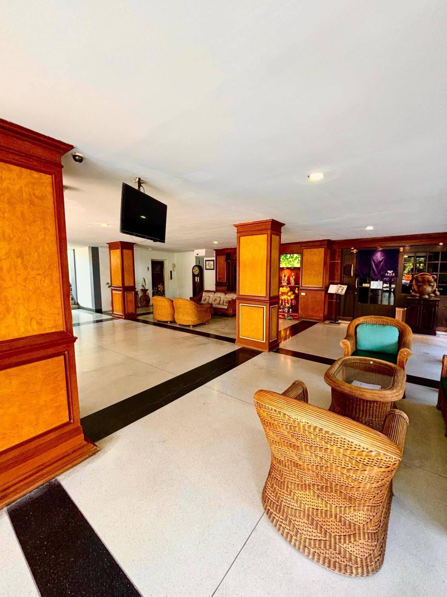 Bordin Hotel Убонратчатхани Экстерьер фото