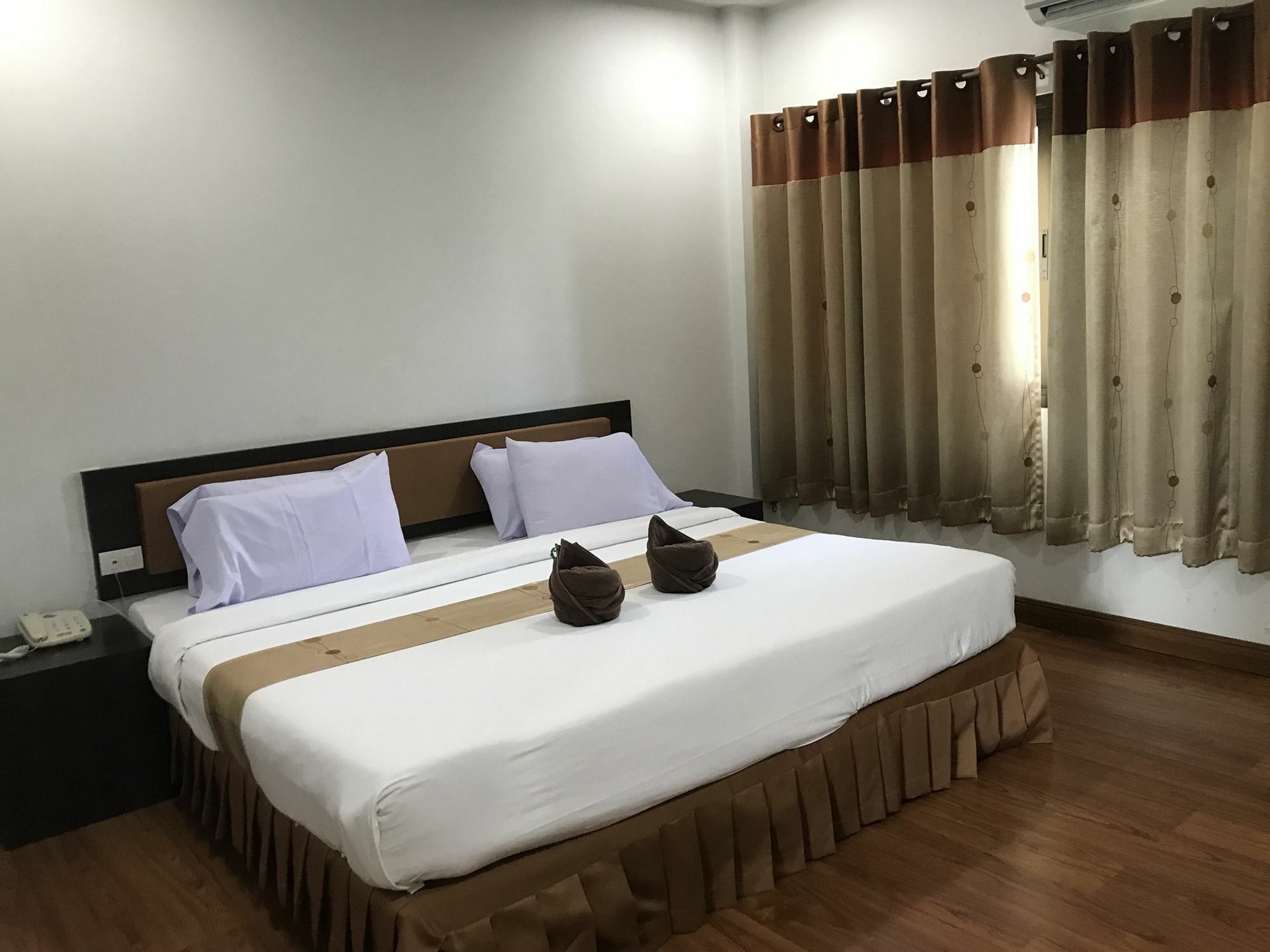 Bordin Hotel Убонратчатхани Экстерьер фото