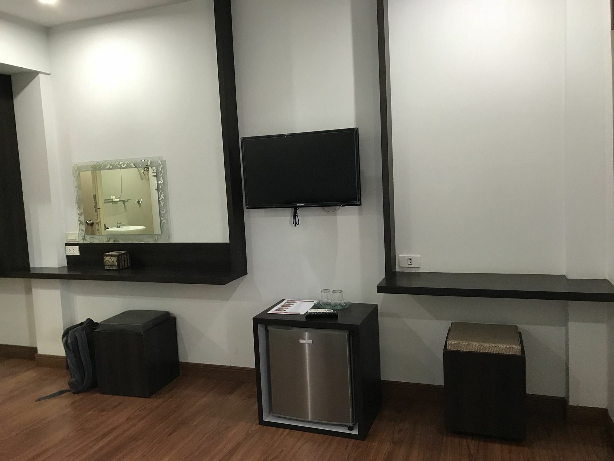 Bordin Hotel Убонратчатхани Экстерьер фото