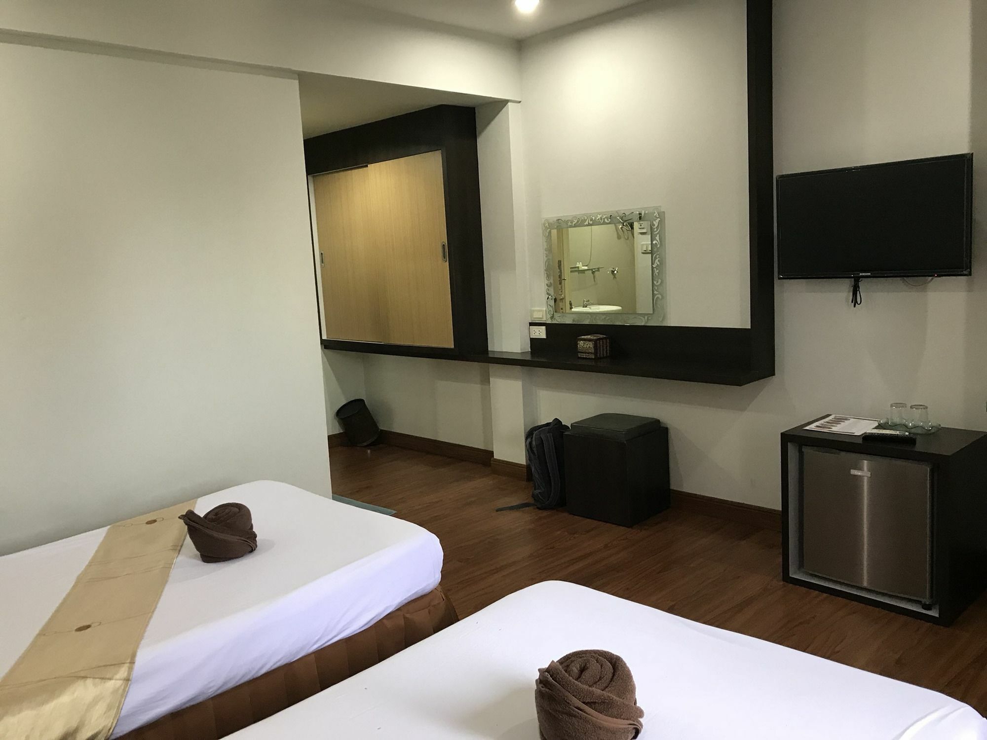 Bordin Hotel Убонратчатхани Экстерьер фото